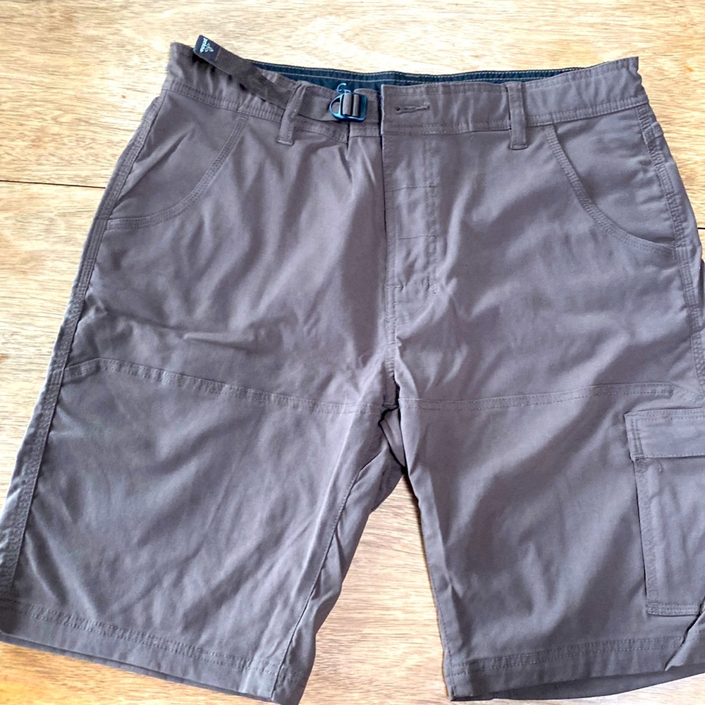 Men’s stretch Zion shorts, 34W x 10L